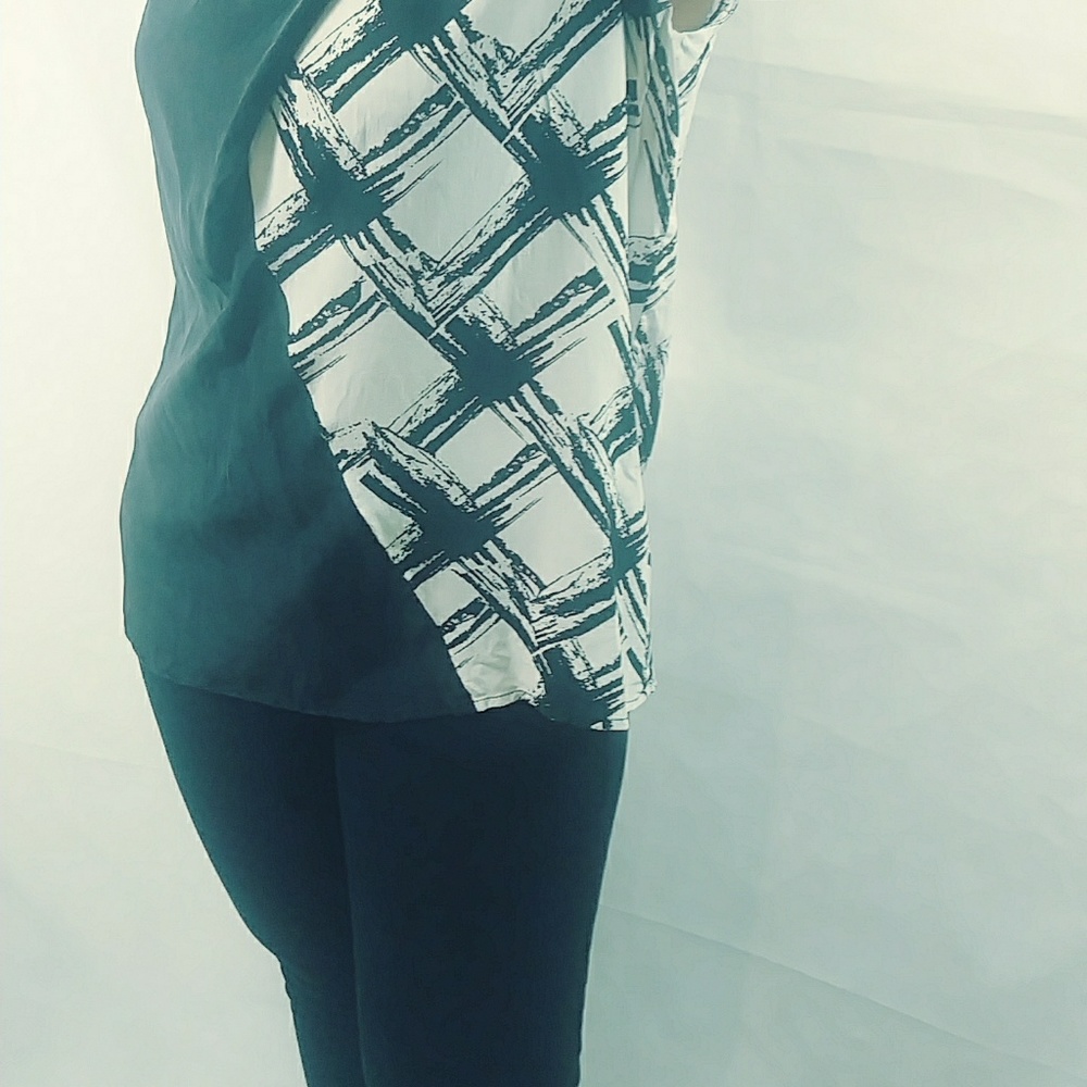 Silk Color Block Top - Picture 4 of 6